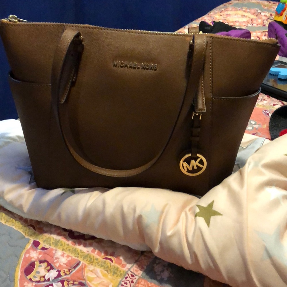 Micheal Kors medium tote. Tan